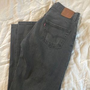 Levi’s 501 90s jean in washed black.